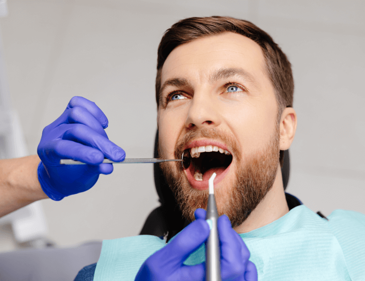 Ästhetische Zahnheilkunde für ein perfektes Lächeln in Usak