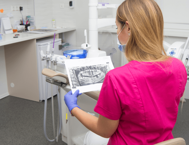 Kostengünstige Kieferchirurgie in Usak